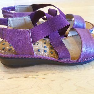 Noblez burgundy leather sandals